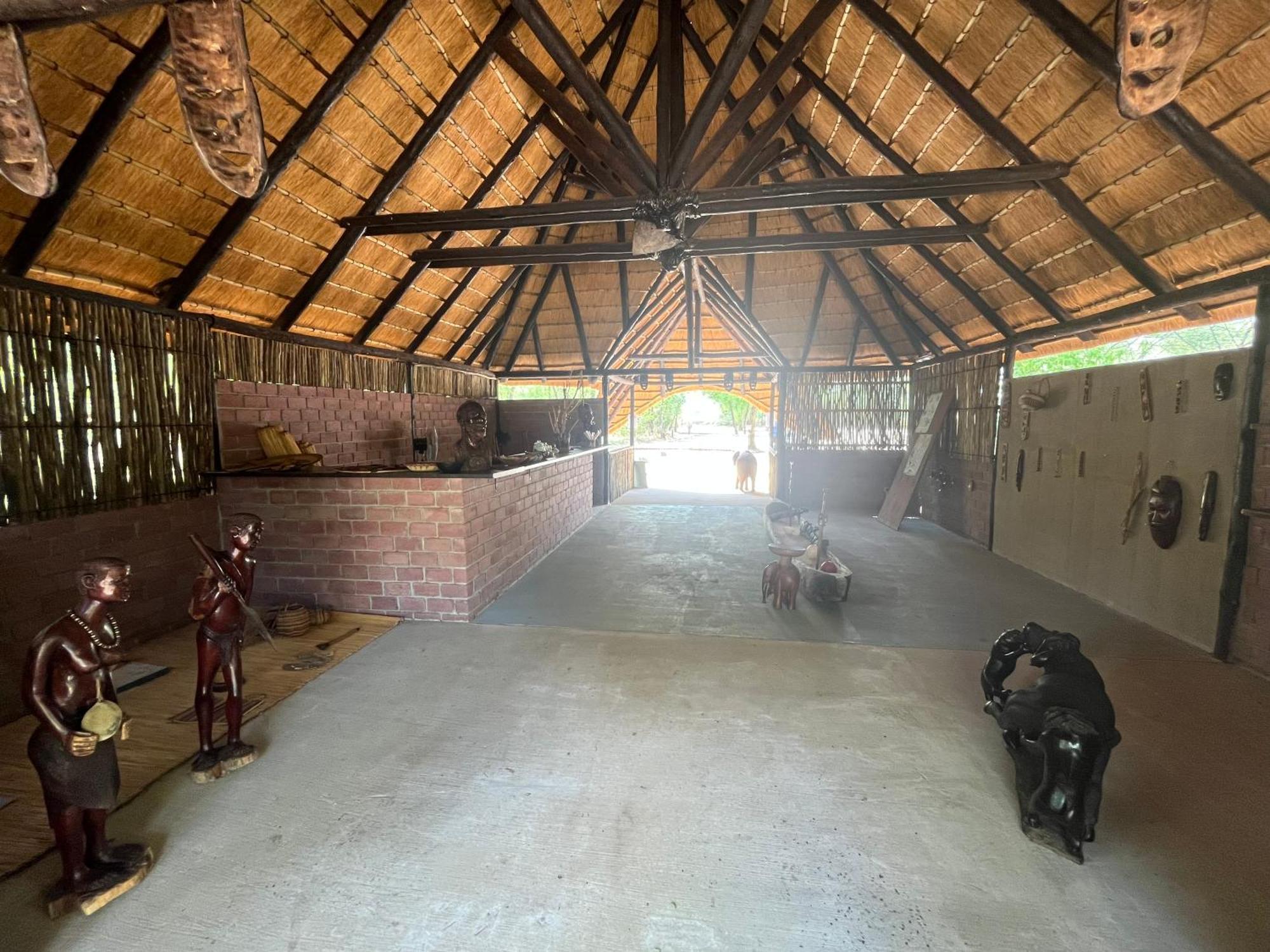 White Sands Lodge Divundu 外观 照片